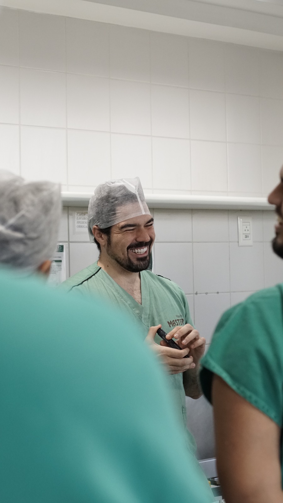 Equipe médica IPEMaster em ambiente hospitalar